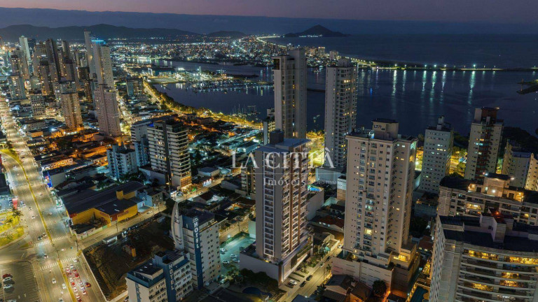 Imagem Imóvel com 3 Quartos à Venda, 200 m² em Fazenda - Itajaí