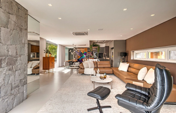 Imagem Casa com 4 Quartos à Venda, 490 m² em Centro - Gramado