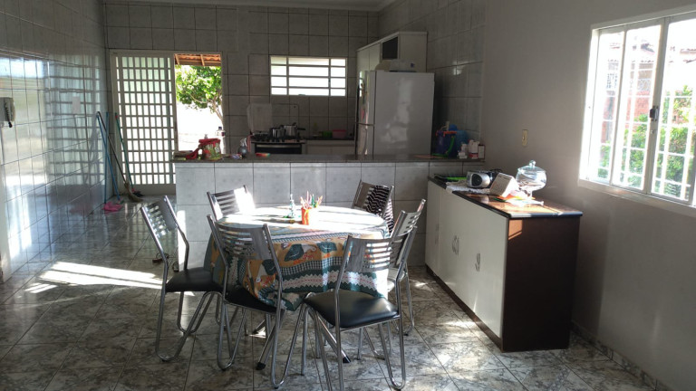 Imagem Casa com 5 Quartos à Venda, 300 m² em Lourival Parente - Teresina