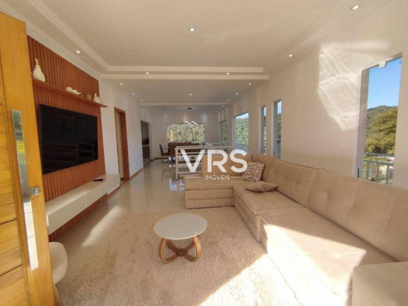 Casa com 4 Quartos à Venda, 223 m² em Albuquerque - Teresópolis