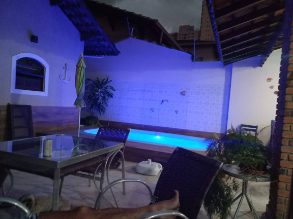 Imagem Casa com 3 Quartos à Venda, 270 m² em Guilhermina - Praia Grande Imagem Casa com 3 Quartos à Venda, 270 m² em Guilhermina - Praia Grande