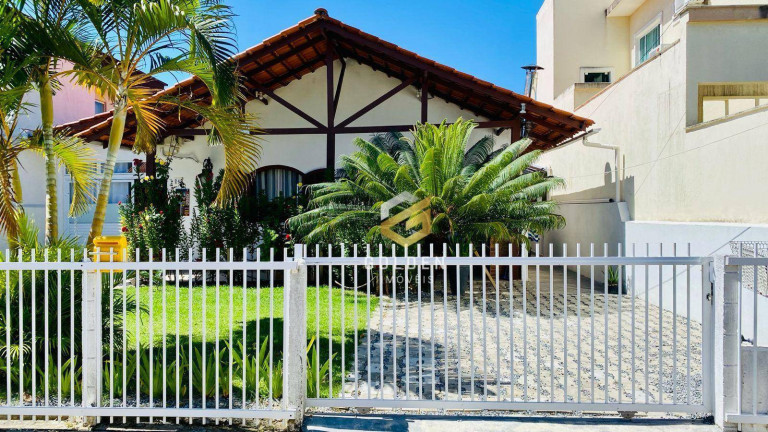 Casa com 4 Quartos à Venda, 135 m² em Bombas - Bombinhas