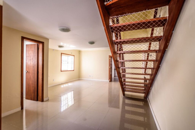 Imagem Casa com 4 Quartos à Venda, 225 m² em Tristeza - Porto Alegre