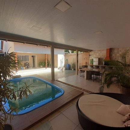 Casa com 3 Quartos à Venda, 300 m² em Setor Garavelo - Aparecida De Goiânia