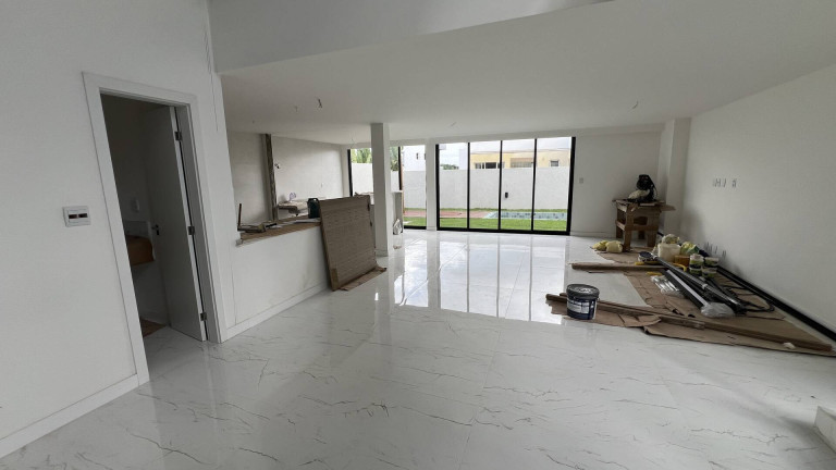 Imagem Casa com 4 Quartos à Venda, 280 m² em Alphaville (abrantes) - Camaçari Imagem Casa com 4 Quartos à Venda, 280 m² em Alphaville (abrantes) - Camaçari