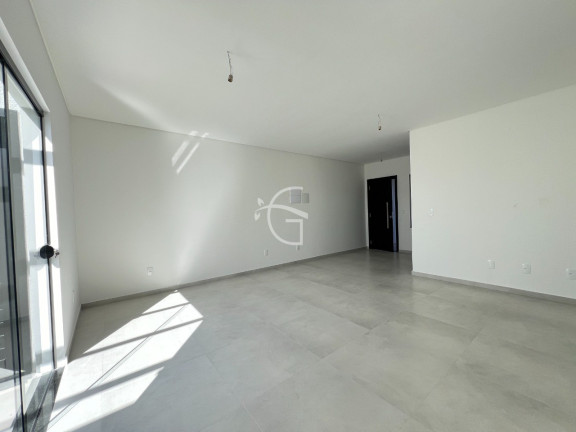 Imagem Casa com 3 Quartos à Venda, em Vila Nova - Joinville Imagem Casa com 3 Quartos à Venda, em Vila Nova - Joinville