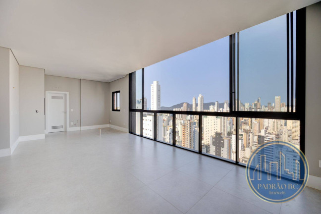 Imagem Apartamento com 4 Quartos à Venda, 135 m² em Centro - Balneário Camboriú Imagem Apartamento com 4 Quartos à Venda, 135 m² em Centro - Balneário Camboriú