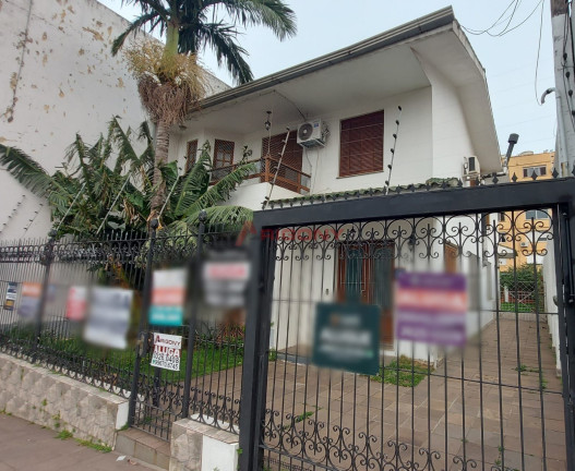Sobrado com 4 Quartos para Alugar, 282 m² em Centro - Santa Maria