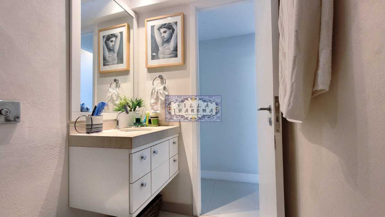 Imagem Apartamento com 3 Quartos à Venda, 130 m² em Lagoa - Rio De Janeiro Imagem Apartamento com 3 Quartos à Venda, 130 m² em Lagoa - Rio De Janeiro