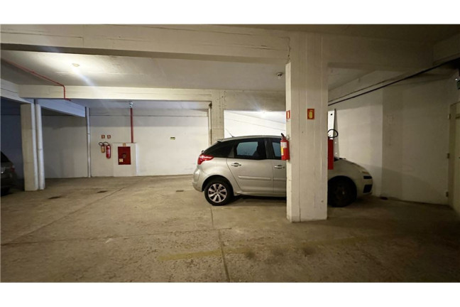 Imagem Sala Comercial à Venda, em Petrópolis - Porto Alegre Imagem Sala Comercial à Venda, em Petrópolis - Porto Alegre
