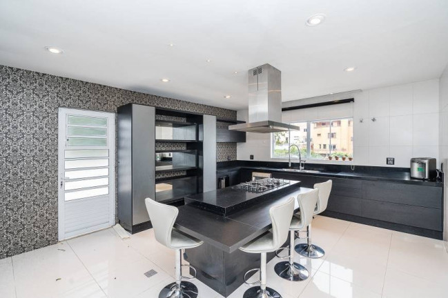 Imagem Casa com 4 Quartos à Venda, 751 m² em Jardim Social - Curitiba