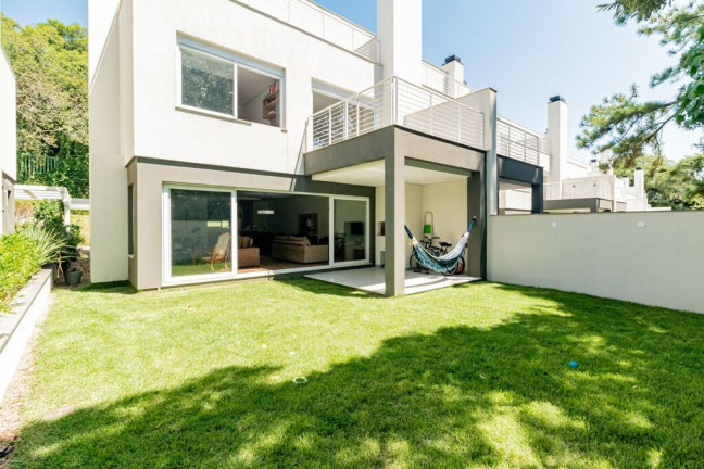 Casa de Condomínio com 3 Quartos à Venda, 438 m² em Pedra Redonda - Porto Alegre