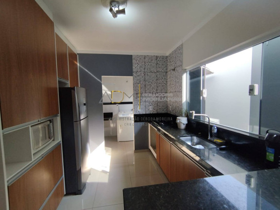 Imagem Casa com 3 Quartos à Venda, 250 m² em Jardim Cambuí - Botucatu