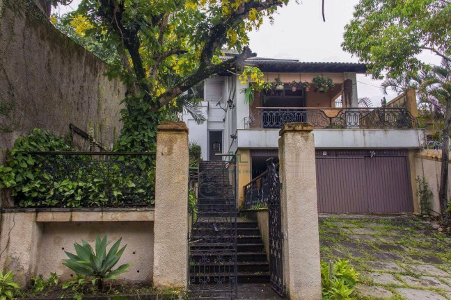 Casa com 4 Quartos à Venda, 525 m² em São Francisco - Niterói