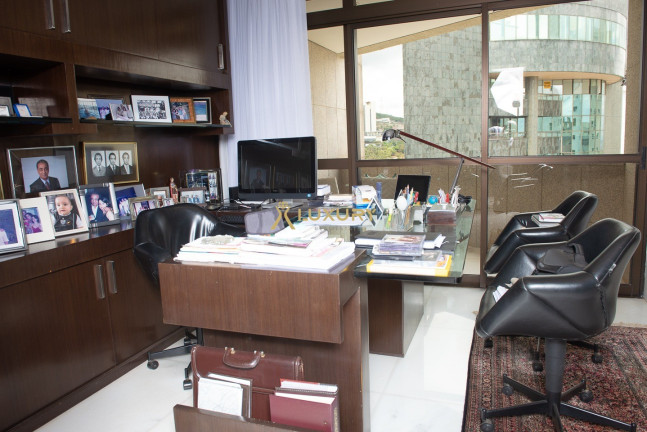 Imagem Imóvel com 3 Quartos à Venda, 587 m² em Belvedere - Belo Horizonte