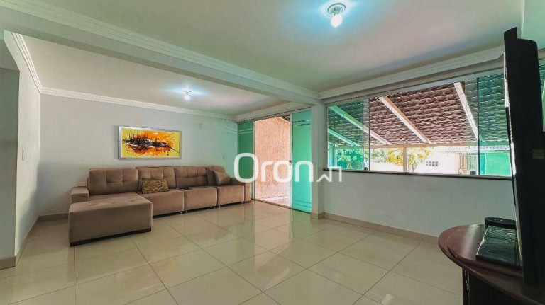 Sobrado com 5 Quartos à Venda, 317 m² em Setor Bueno - Goiânia