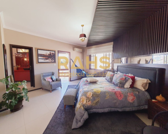 Imagem Casa com 4 Quartos à Venda, 420 m² em Anita Garibaldi - Joinville Imagem Casa com 4 Quartos à Venda, 420 m² em Anita Garibaldi - Joinville