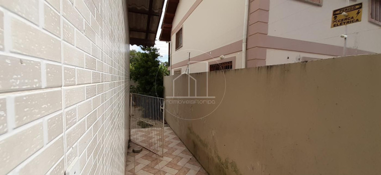 Imagem Casa com 3 Quartos à Venda, 200 m² em São João Do Rio Vermelho - Florianópolis Imagem Casa com 3 Quartos à Venda, 200 m² em São João Do Rio Vermelho - Florianópolis