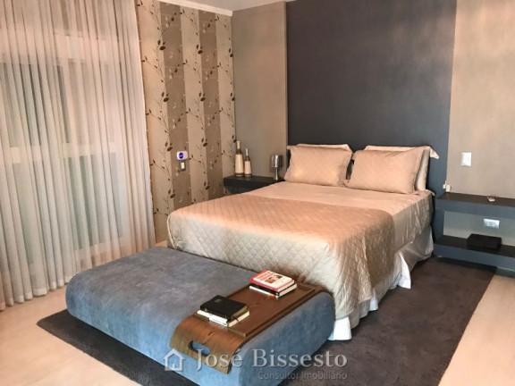 Imagem Casa com 8 Quartos à Venda, 1.998 m² em Granja Viana - Carapicuiba Imagem Casa com 8 Quartos à Venda, 1.998 m² em Granja Viana - Carapicuiba