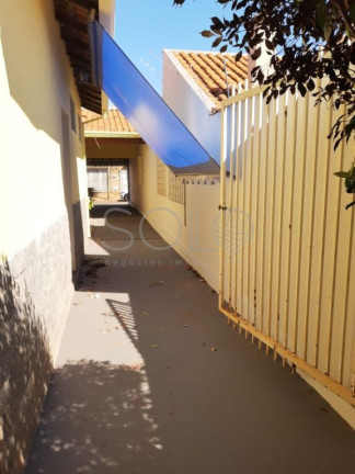 Imagem Casa com 3 Quartos para Alugar, 250 m² em Jardim Das Flores - Araraquara Imagem Casa com 3 Quartos para Alugar, 250 m² em Jardim Das Flores - Araraquara