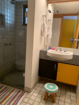 Imagem Imóvel com 4 Quartos à Venda, 325 m² em Rio Vermelho - Salvador Imagem Imóvel com 4 Quartos à Venda, 325 m² em Rio Vermelho - Salvador
