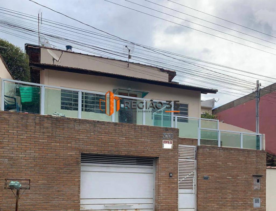 Casa com 3 Quartos à Venda, 250 m² em Jardim Ipê - Poços De Caldas