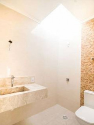 Imagem Sobrado com 3 Quartos à Venda, 190 m² em Jardim Itu - Porto Alegre