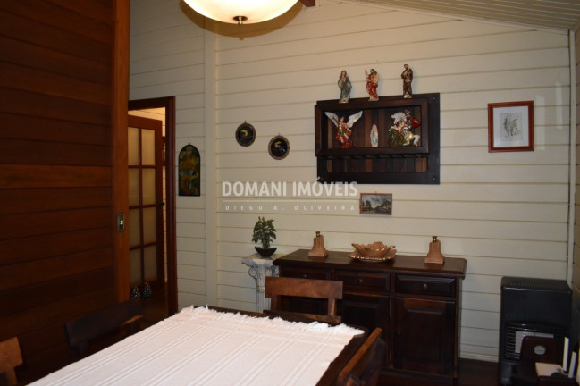 Imagem Casa com 4 Quartos à Venda, 245 m² em Região Do Alto Da Boa Vista - Campos Do Jordão Imagem Casa com 4 Quartos à Venda, 245 m² em Região Do Alto Da Boa Vista - Campos Do Jordão