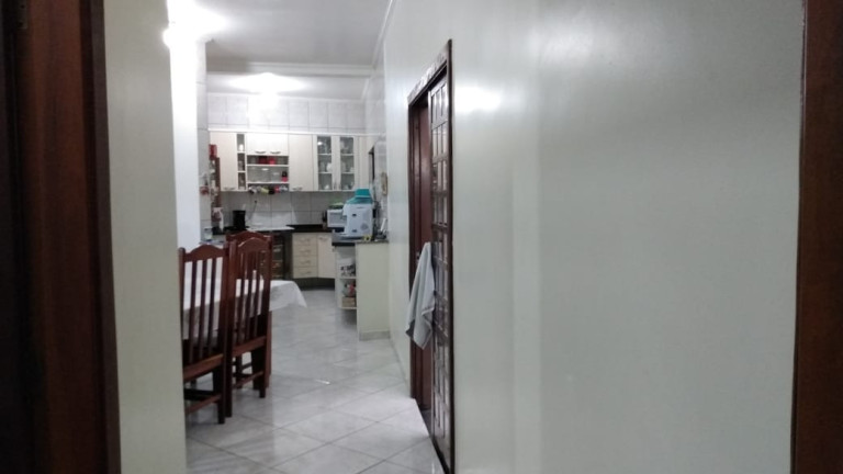 Imagem Sobrado com 4 Quartos à Venda, 250 m² em Vila São José - Taubaté