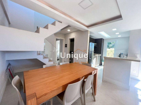 Imagem Casa com 4 Quartos à Venda, 130 m² em Centro - Armação Dos Búzios