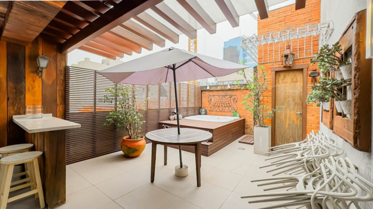 Imagem Imóvel com 2 Quartos à Venda,  em Moinhos De Vento - Porto Alegre