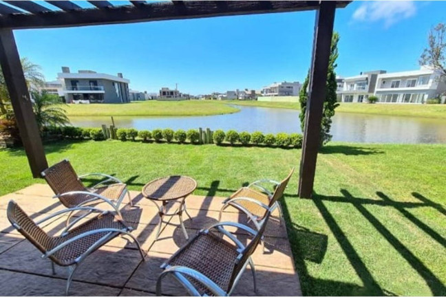 Imagem Casa de Condomínio com 4 Quartos à Venda, 308 m² em Parque Antártica - Capão Da Canoa Imagem Casa de Condomínio com 4 Quartos à Venda, 308 m² em Parque Antártica - Capão Da Canoa