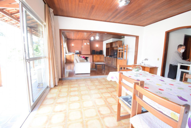 Imagem Casa com 6 Quartos à Venda, 361 m² em Vale Do Paraíso - Teresópolis Imagem Casa com 6 Quartos à Venda, 361 m² em Vale Do Paraíso - Teresópolis
