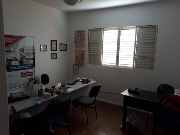 Imagem Casa com 2 Quartos à Venda, 200 m² em Vila Fiori - Sorocaba Imagem Casa com 2 Quartos à Venda, 200 m² em Vila Fiori - Sorocaba