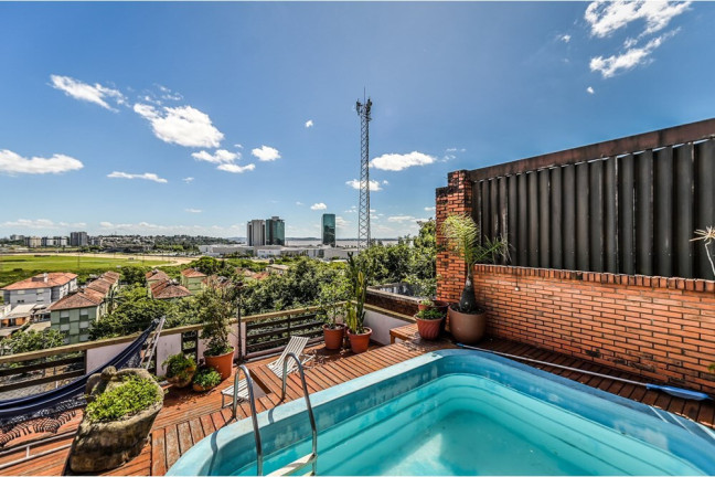 Imóvel com 3 Quartos à Venda, 234 m² em Cristal - Porto Alegre