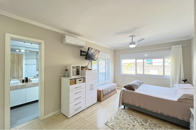 Imagem Casa com 3 Quartos à Venda, 154 m² em Hípica - Porto Alegre Imagem Casa com 3 Quartos à Venda, 154 m² em Hípica - Porto Alegre