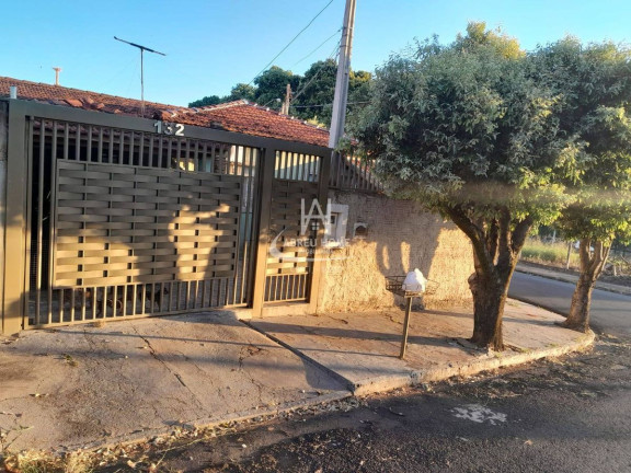 Casa com 2 Quartos à Venda, 
