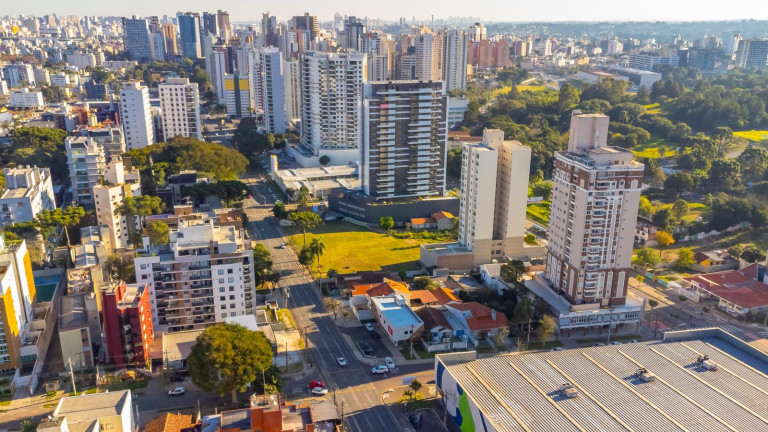Imagem Terreno à Venda, 343 m² em Cabral - Curitiba Imagem Terreno à Venda, 343 m² em Cabral - Curitiba
