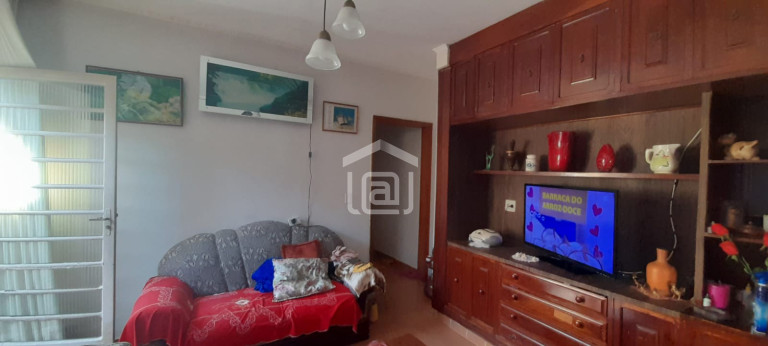 Imagem Casa com 2 Quartos à Venda, 210 m² em Santa Rosália - Poços De Caldas Imagem Casa com 2 Quartos à Venda, 210 m² em Santa Rosália - Poços De Caldas