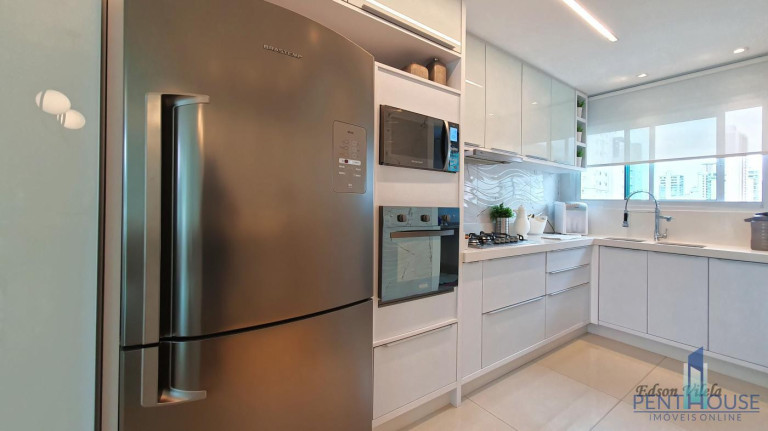 Imagem Apartamento com 4 Quartos à Venda, 129 m² em Centro - Balneário Camboriú Imagem Apartamento com 4 Quartos à Venda, 129 m² em Centro - Balneário Camboriú