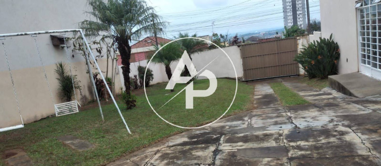 Imagem Casa com 3 Quartos à Venda, 270 m² em Uvaranas - Ponta Grossa