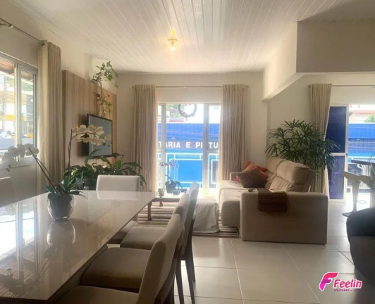 Foto do imóvel Sobrado com 3 Quartos à Venda, 204 m² em Trindade - Florianópolis