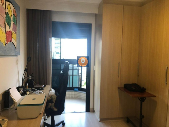 Imagem Apartamento com 4 Quartos à Venda, 206 m²