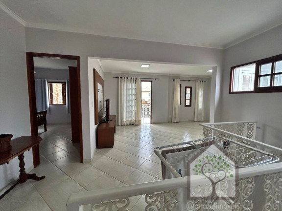 Imagem Casa com 3 Quartos à Venda, 206 m² em Carianos - Florianópolis Imagem Casa com 3 Quartos à Venda, 206 m² em Carianos - Florianópolis