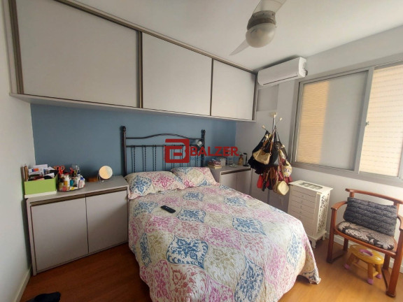 Imagem Apartamento com 3 Quartos à Venda, 135 m² em Centro - Florianópolis Imagem Apartamento com 3 Quartos à Venda, 135 m² em Centro - Florianópolis
