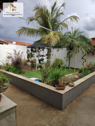 Imagem Sobrado com 4 Quartos à Venda ou Locação, 360 m² em Araraquara