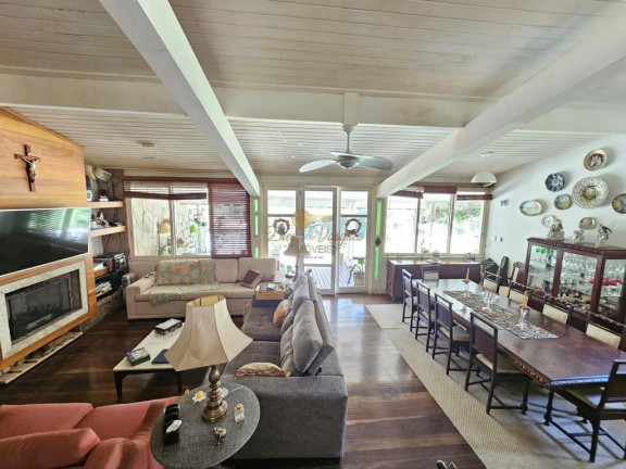 Imagem Casa com 4 Quartos à Venda, 1.296 m² em Albuquerque - Teresópolis Imagem Casa com 4 Quartos à Venda, 1.296 m² em Albuquerque - Teresópolis