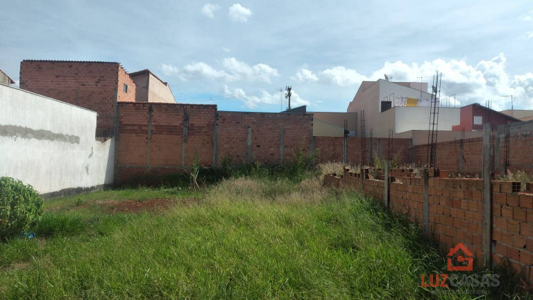 Imagem Terreno à Venda, 150 m² em Jardins De Tatuí - Tatuí Imagem Terreno à Venda, 150 m² em Jardins De Tatuí - Tatuí