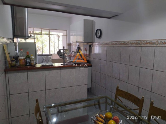 Imagem Casa com 2 Quartos à Venda, 75 m²