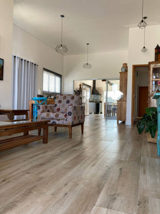 Imagem Casa com 3 Quartos à Venda, 300 m² em Vale Dos Cristais - Taubaté